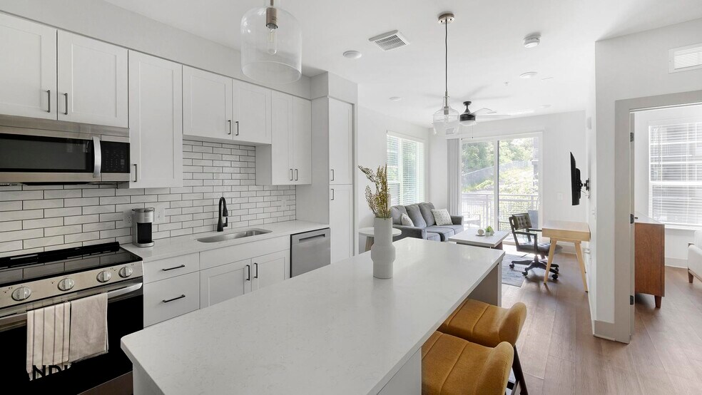 Building Photo - 1310 Hillside Ave