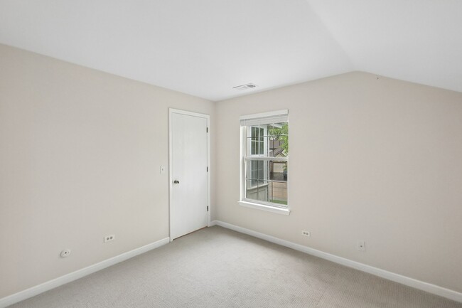 Building Photo - 1242 S Wellington Ct