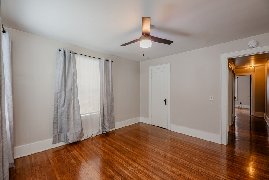 Building Photo - 57 Anthony St