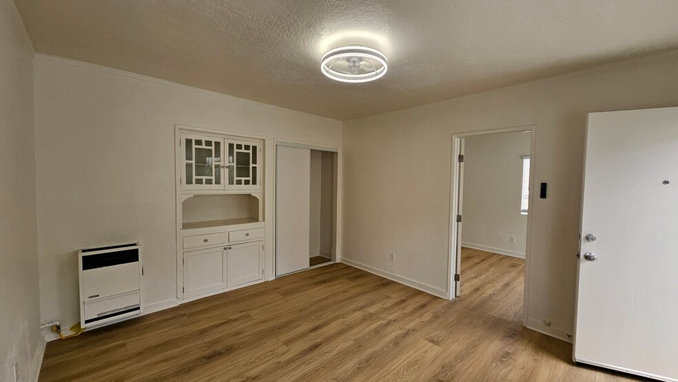 Building Photo - 465 1/2 N Boylston St