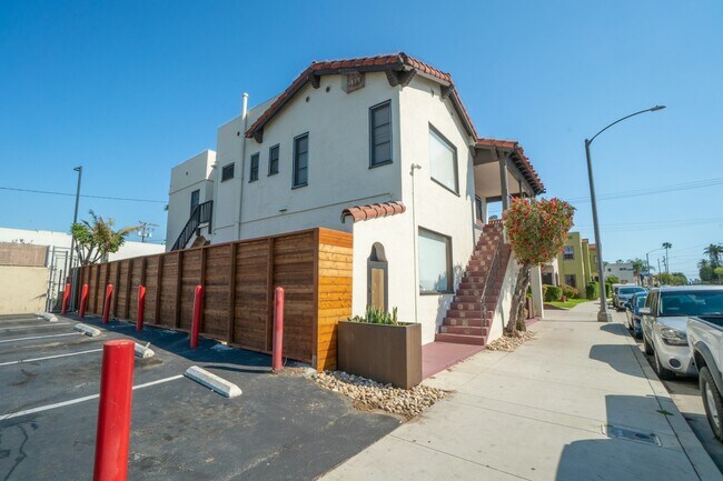 Building Photo - 358 Orange Ave