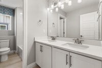 Building Photo - Beautiful Home in Commerce City!