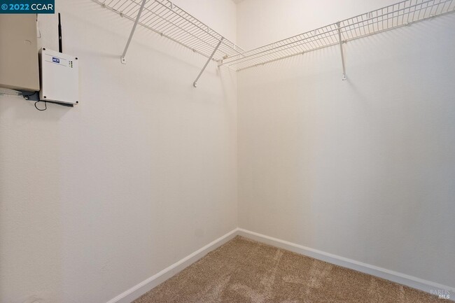 Building Photo - 561 Jade Cir