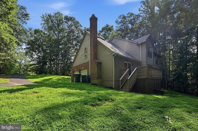 Building Photo - 2 English Hills Dr