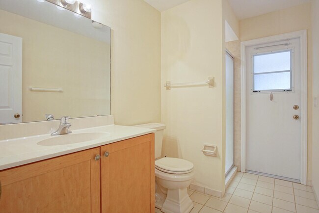 Building Photo - 1273 SW Albenga Ave