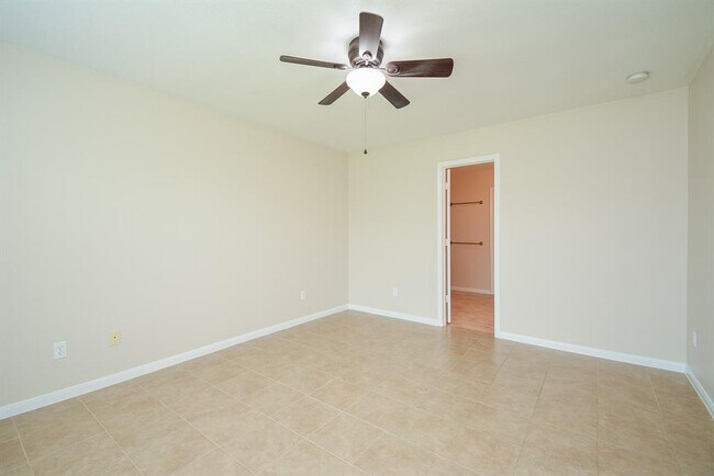 Building Photo - 29031 Rio Grande River Dr