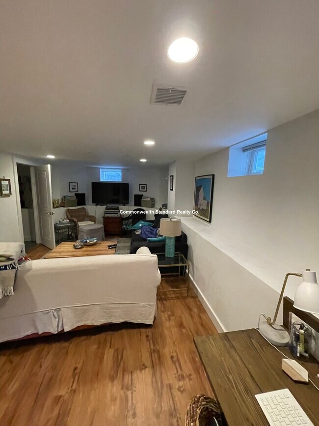 Building Photo - 19 Marney St