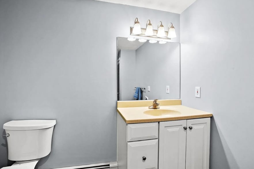 Building Photo - 19 Profile Cir