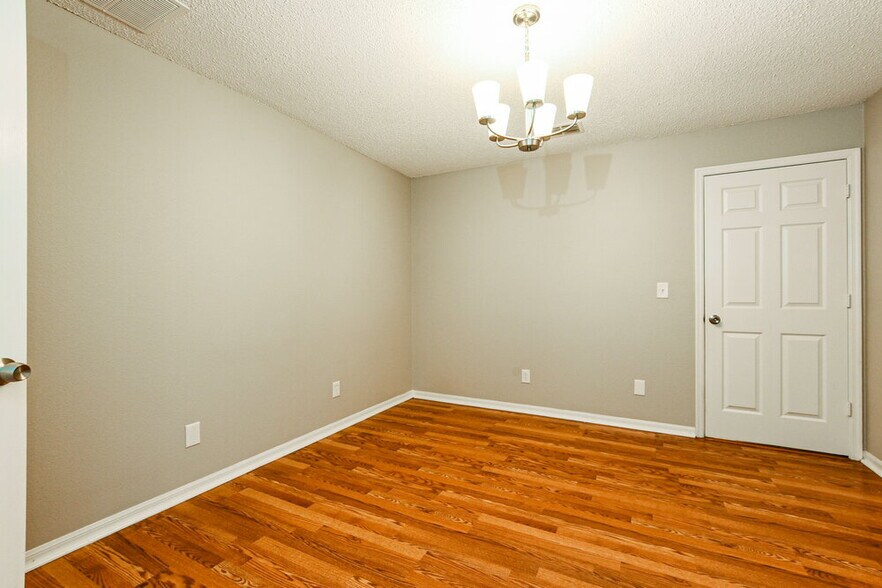 Building Photo - 1320 Rain Forest Ln