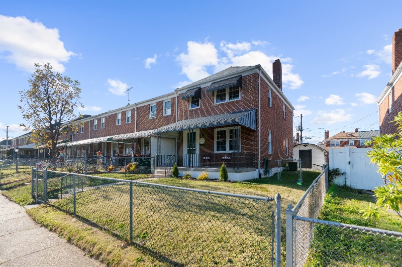 Primary Photo - 2221 Coralthorn Rd