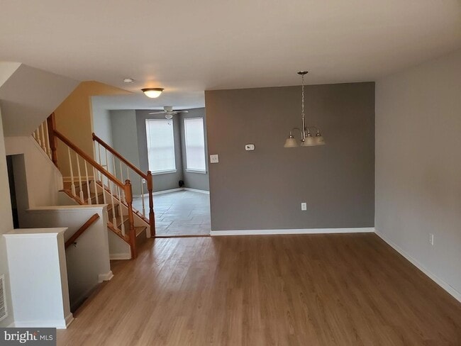 Building Photo - 3344 Vineland Pl