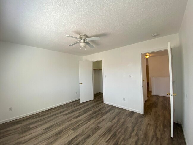 Building Photo - 1412 Stone Canyon Rd NE
