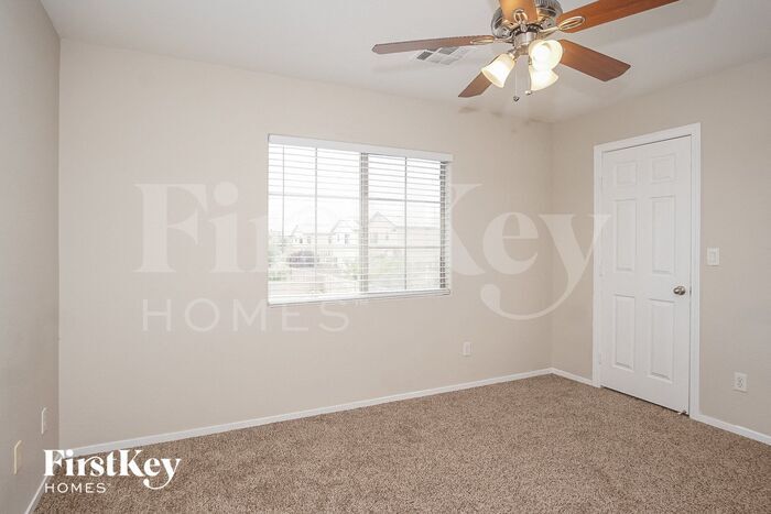 Building Photo - 6450 Kilrenny Ave