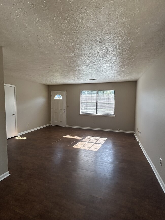 Building Photo - 136 New Gritton Ave