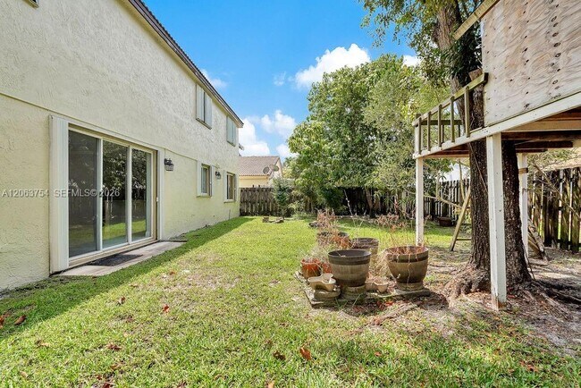 Building Photo - 1623 E Harmony Lake Cir