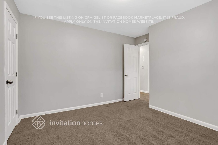 Building Photo - 2813 Battlecrest Dr