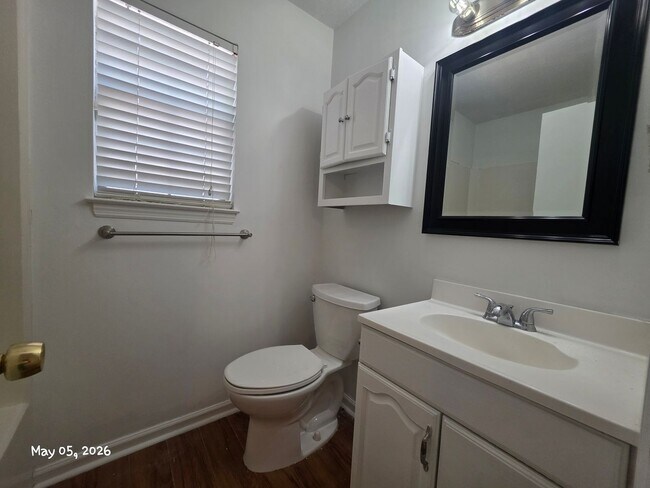 Building Photo - 127 Stockbridge Dr