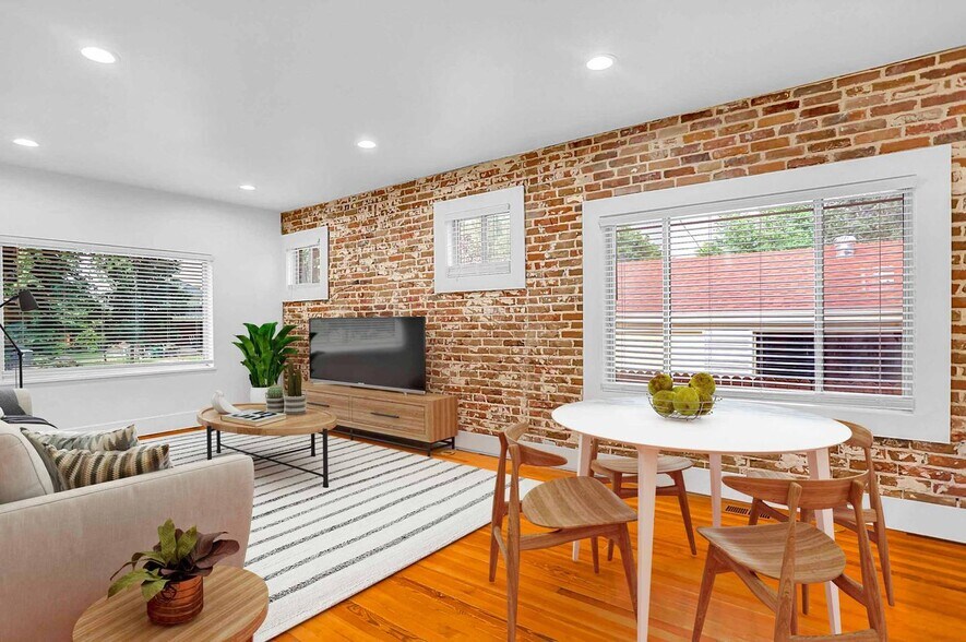 Building Photo - Stunning Potter Highlands home near Highland & Sunnyside