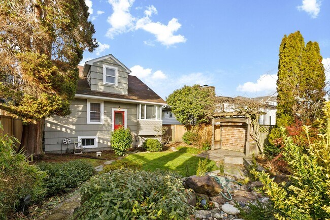 Building Photo - 4Bd/1.5Ba Seattle House