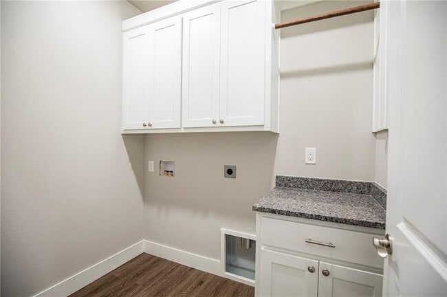 Building Photo - 1936 Seay Cir