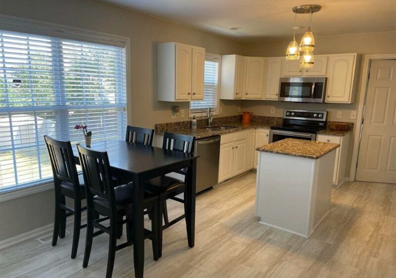 Building Photo - 125 Cresthaven Dr