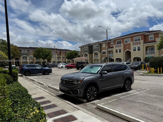 Building Photo - 8800 NW 107 Ct