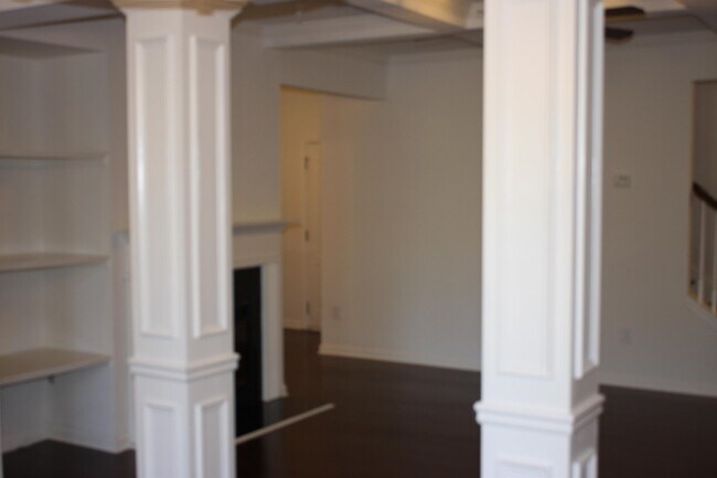 Building Photo - 3957 Augustine Pl