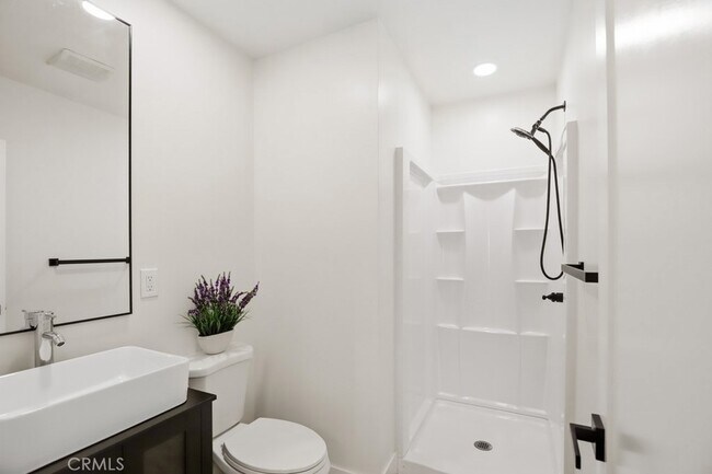 Building Photo - 7726 Blanchard Ave