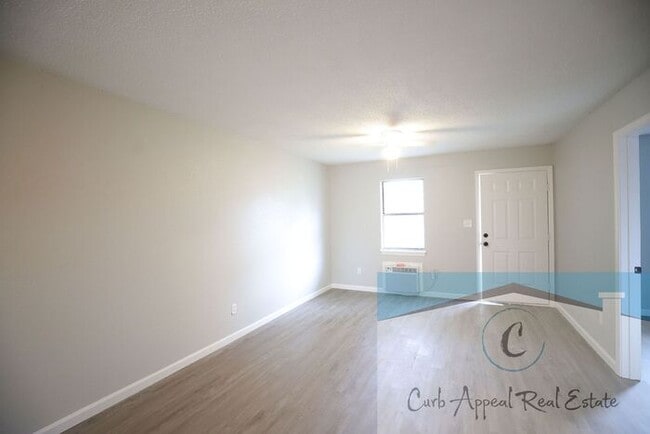 Building Photo - First month move in special $450!! 2-bedroom, 1-bath apt Trumann - HUD accepted