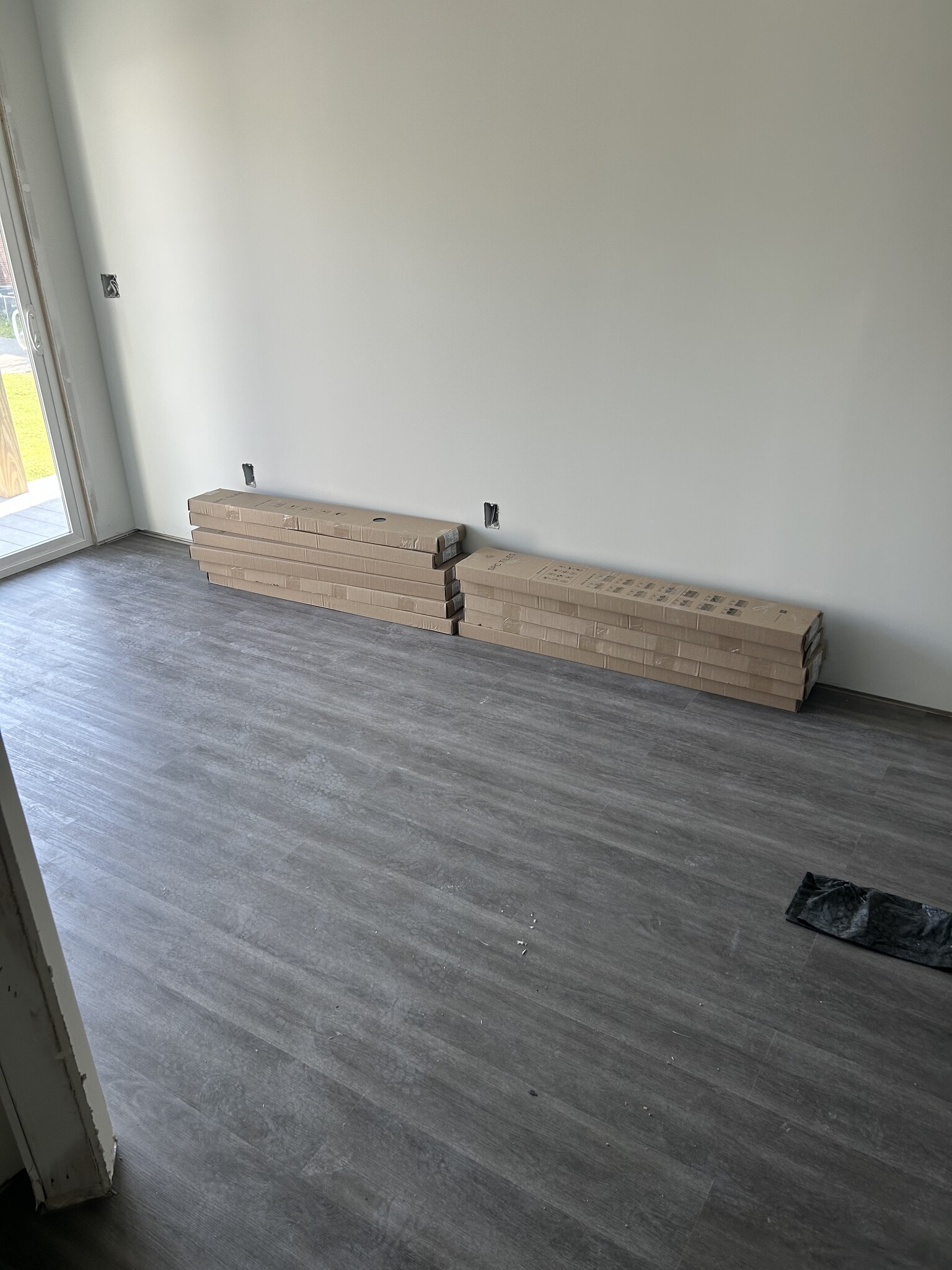 Building Photo - 305 N 2nd St