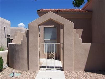 Building Photo - Hidden Valley House in Four Hills