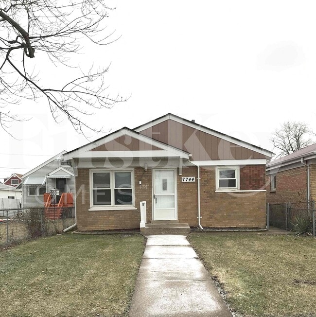 Building Photo - 7744 Lotus Ave