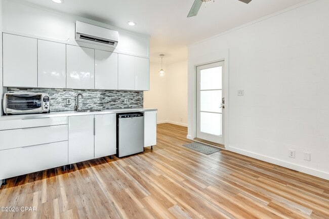 Building Photo - 2979 S County Hwy 395