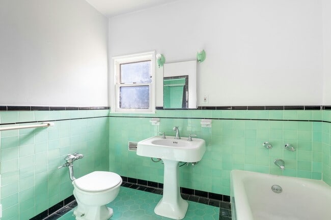 Building Photo - 1846 Holmby Ave