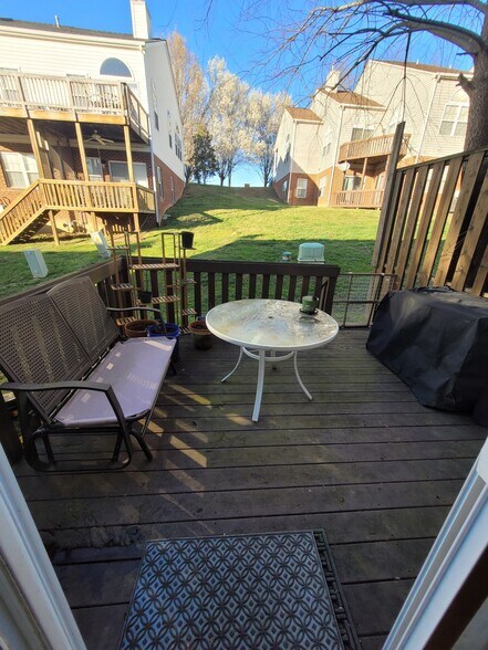 Back deck - 515 Silver Leaf Dr