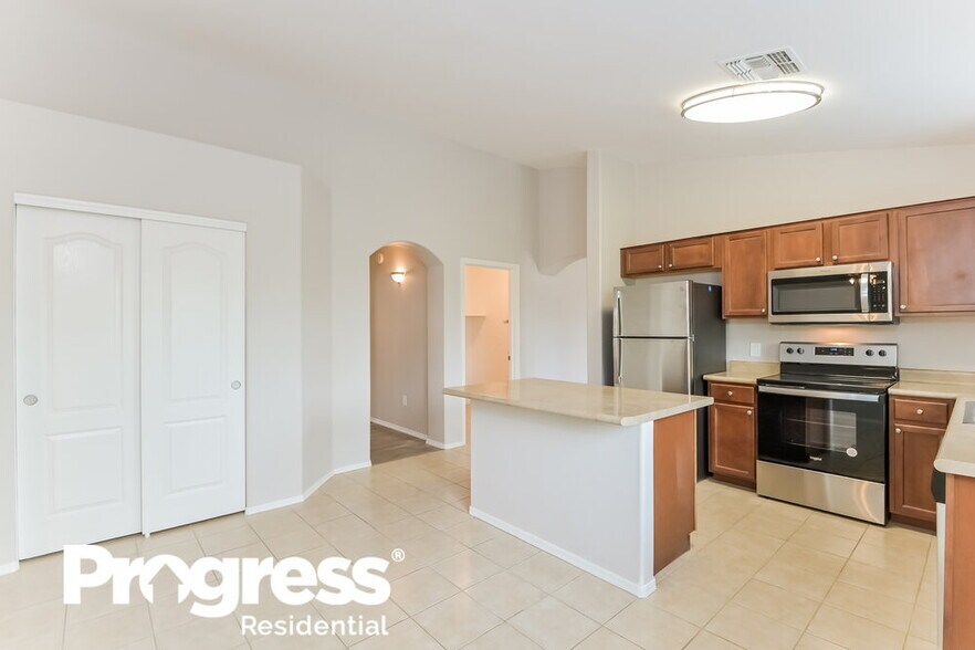 Building Photo - 13998 S Camino Gavanza