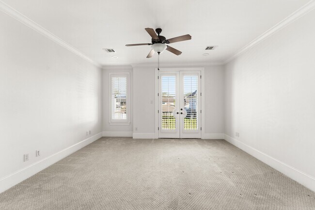 Building Photo - 5637 Overbrook Ln