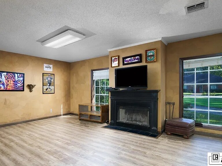 Building Photo - 103 Pecan Bayou Dr