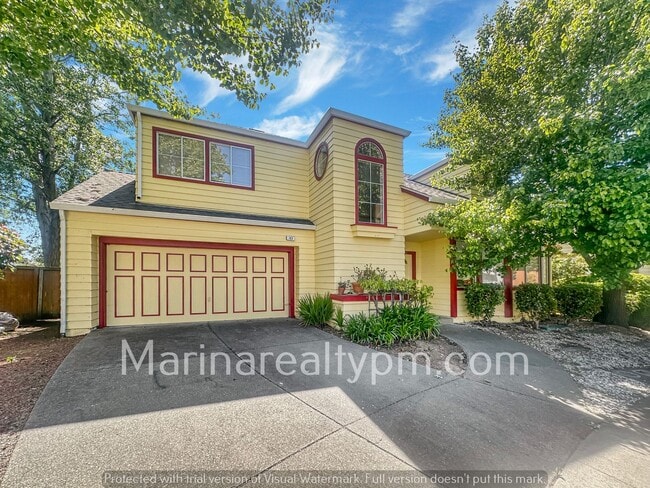 Primary Photo - Charming 4 bedroom 2.5 bath in Glen Cove, ...
