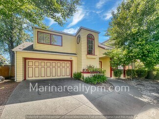 Building Photo - Charming 4 bedroom 2.5 bath in Glen Cove, ...