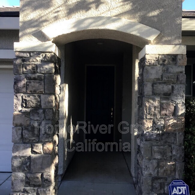 Building Photo - 1825 Acari Ave