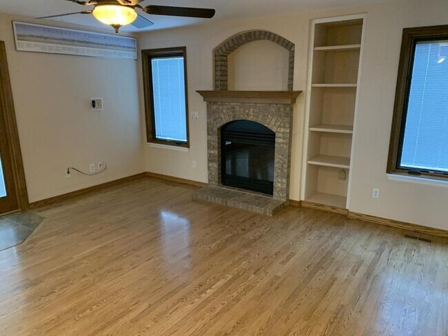 Building Photo - 20313 Vista Cir