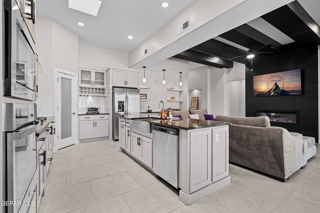 Building Photo - 2332 Mike Price Dr