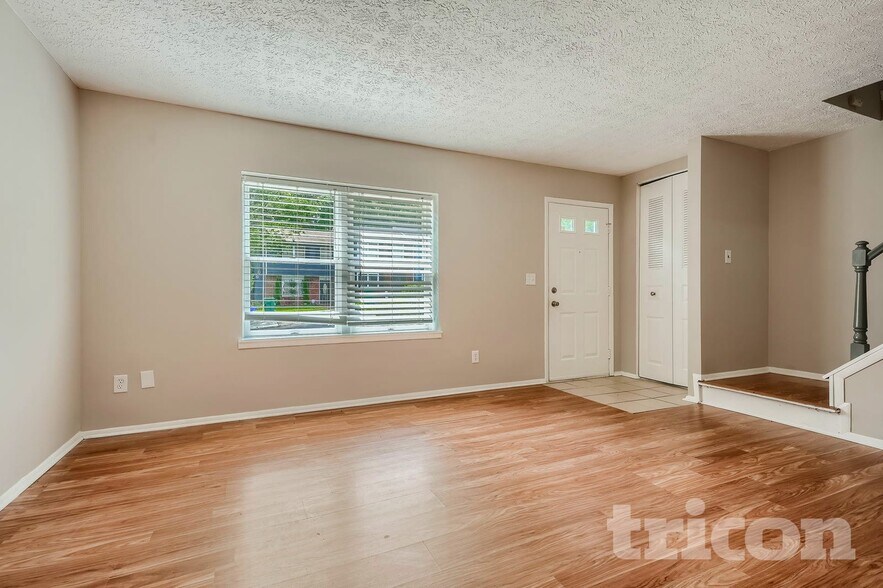 Building Photo - 1743 Napa Valley Ct SE