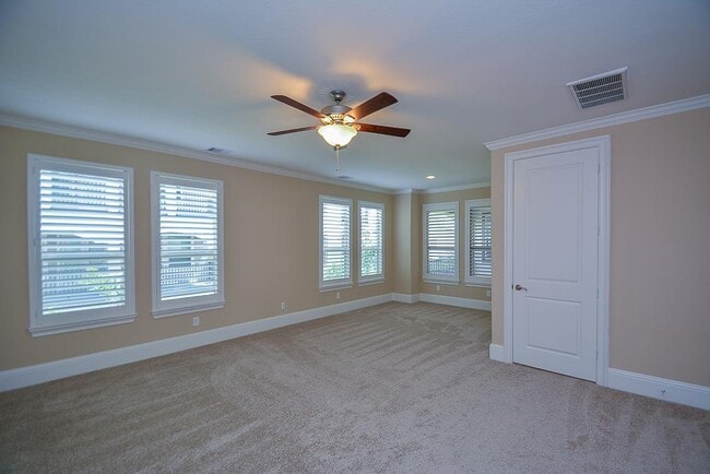 Building Photo - 15907 Court St