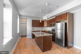 Building Photo - 1239 N Randolph St