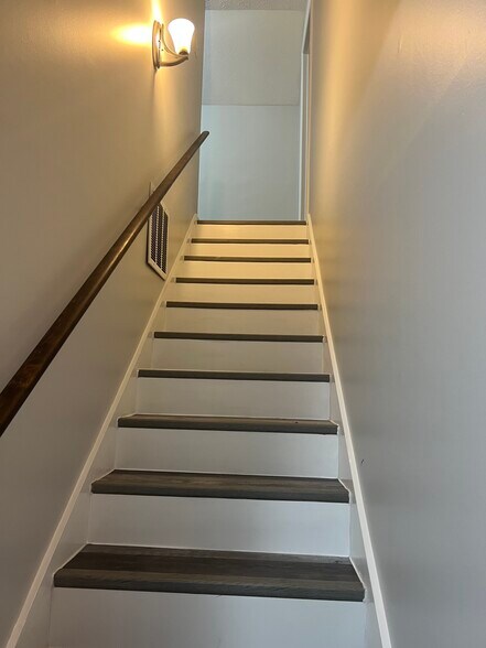 Building Photo - 486 Lacebark Dr