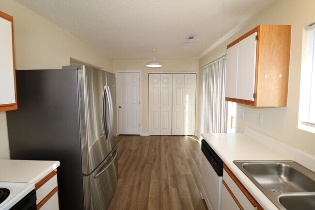 Building Photo - 4185 Kennison Village Dr