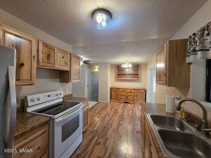 Building Photo - 1295 S Julia Ln