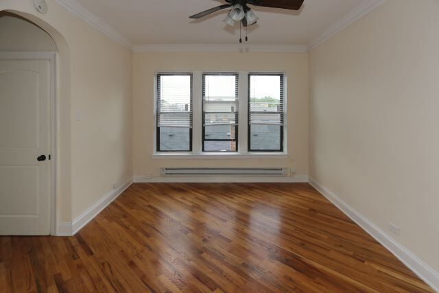 Building Photo - 4644 N Paulina St